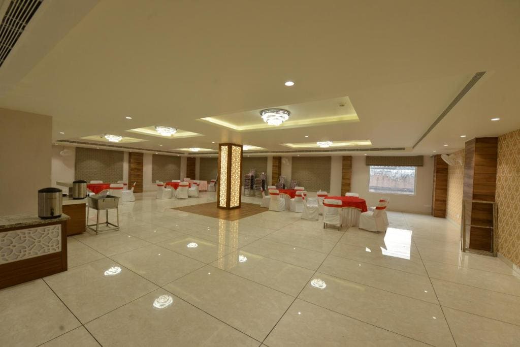 Deluxe Room room - Image 3