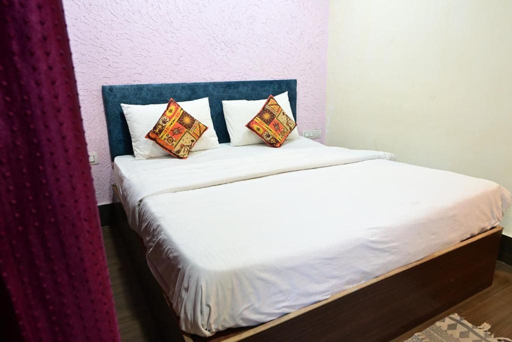 Deluxe Double Room room - Image 2