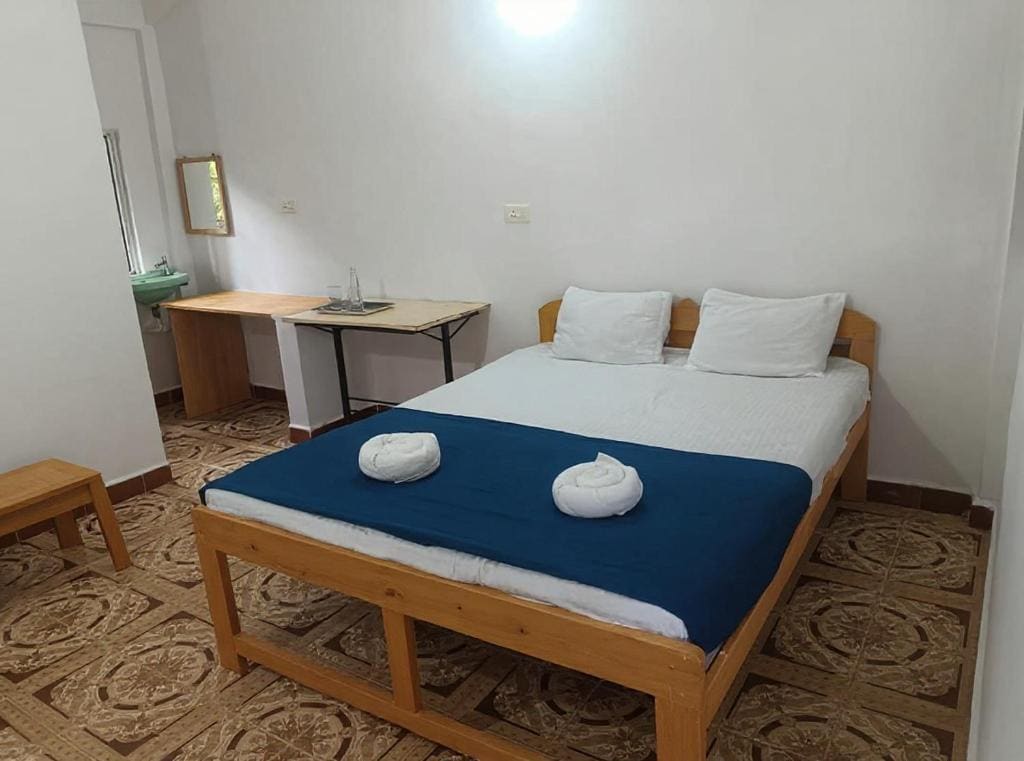 Standard King Room room - Image 3