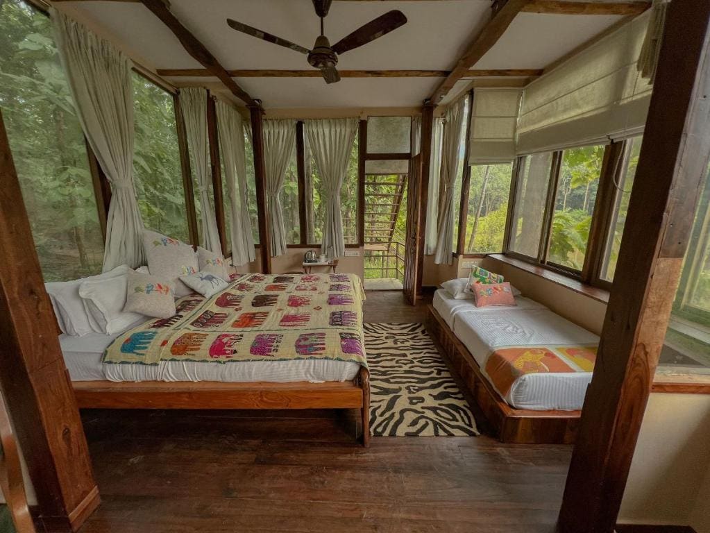 Double Room with Lake View room - Image 1