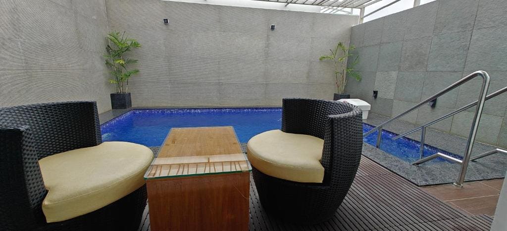 Studio with Pool View room - Image 2
