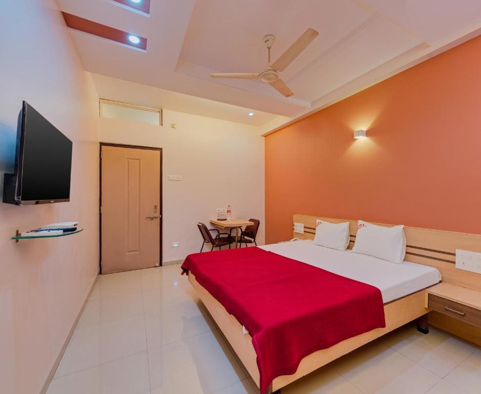 Standard Double Room with Fan room - Image 3