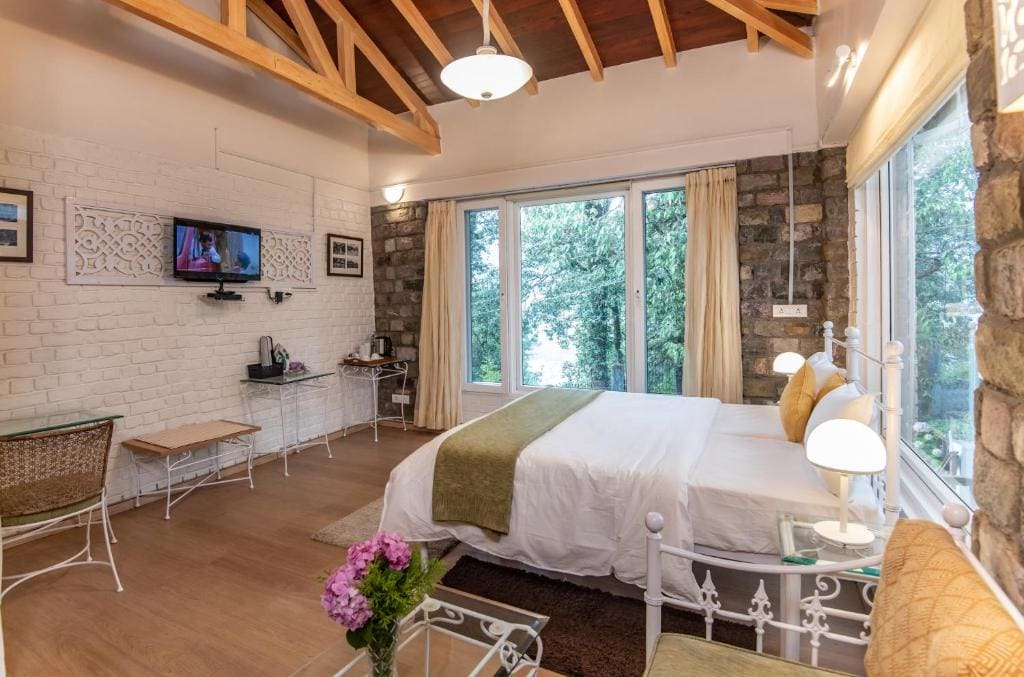 Superior Double or Twin Room with Mountain View room - Image 1
