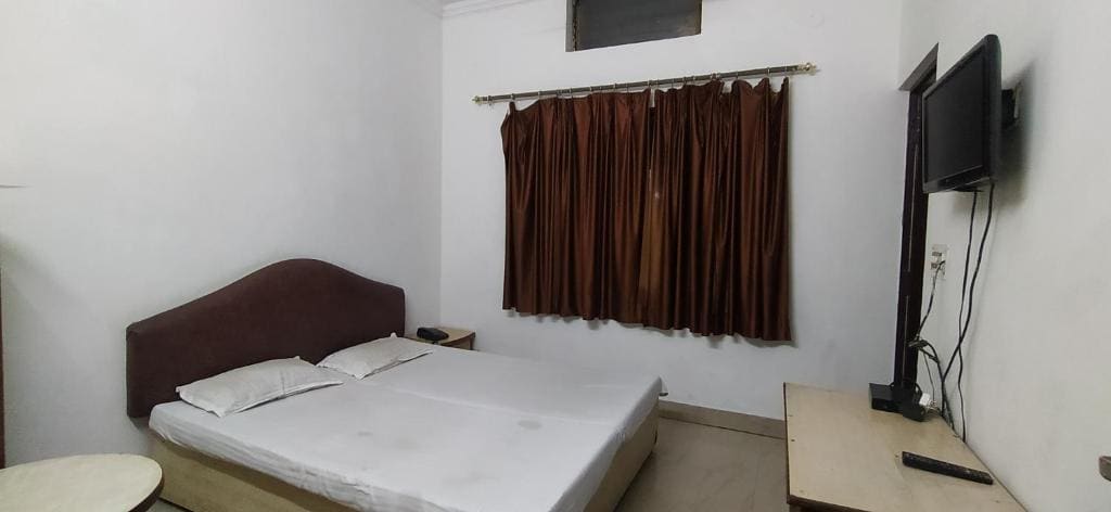 Standard Non AC room - Image 2