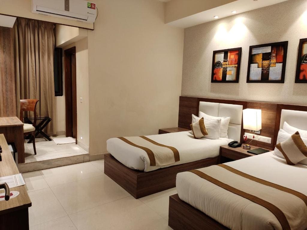 Deluxe Twin AC room - Image 3