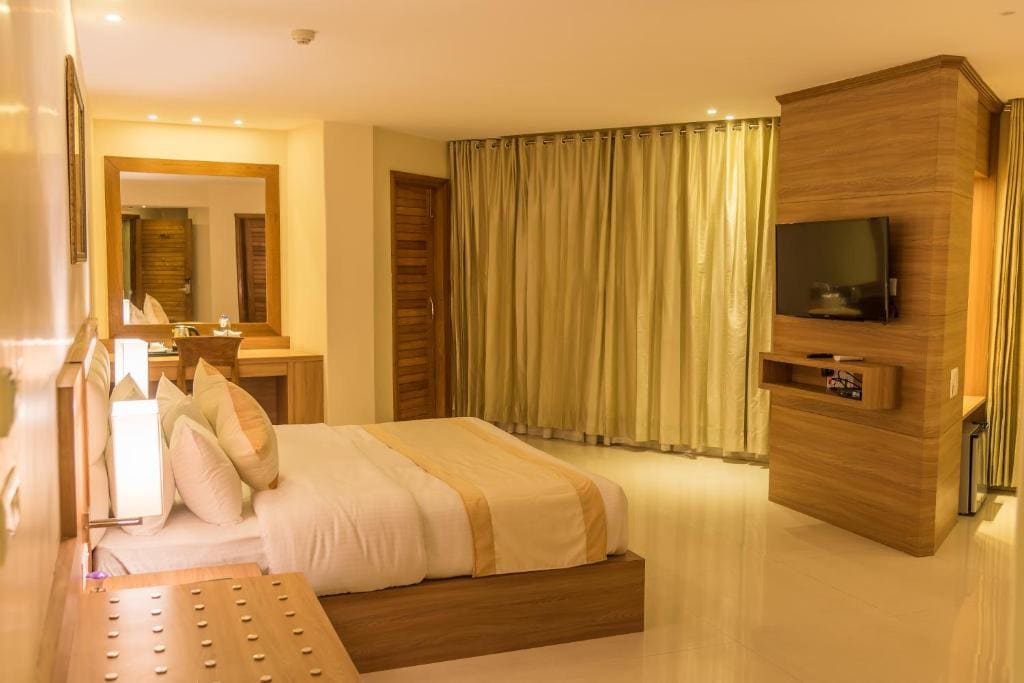 Junior Suite AC Room with Balcony room - Image 3