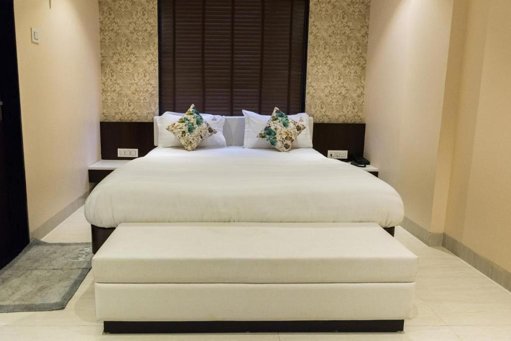 Superior Deluxe Double or Twin Room room - Image 1