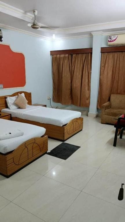 Budget Twin Room room - Image 2