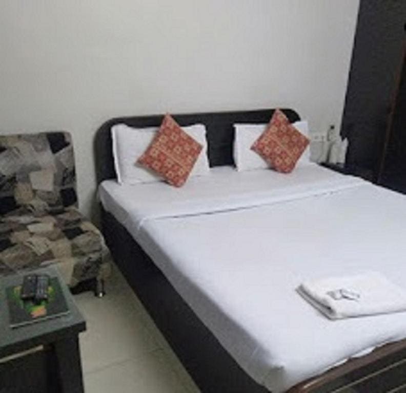 Economy Double Room room - Image 2