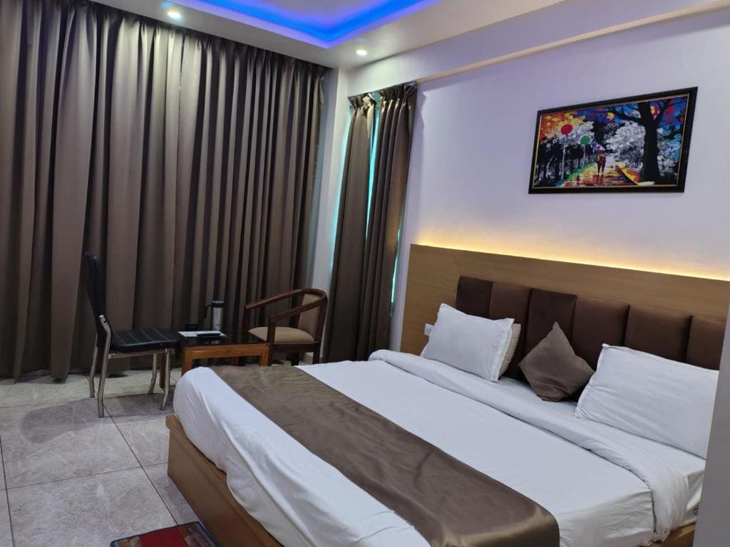 Deluxe Double Room room - Image 2