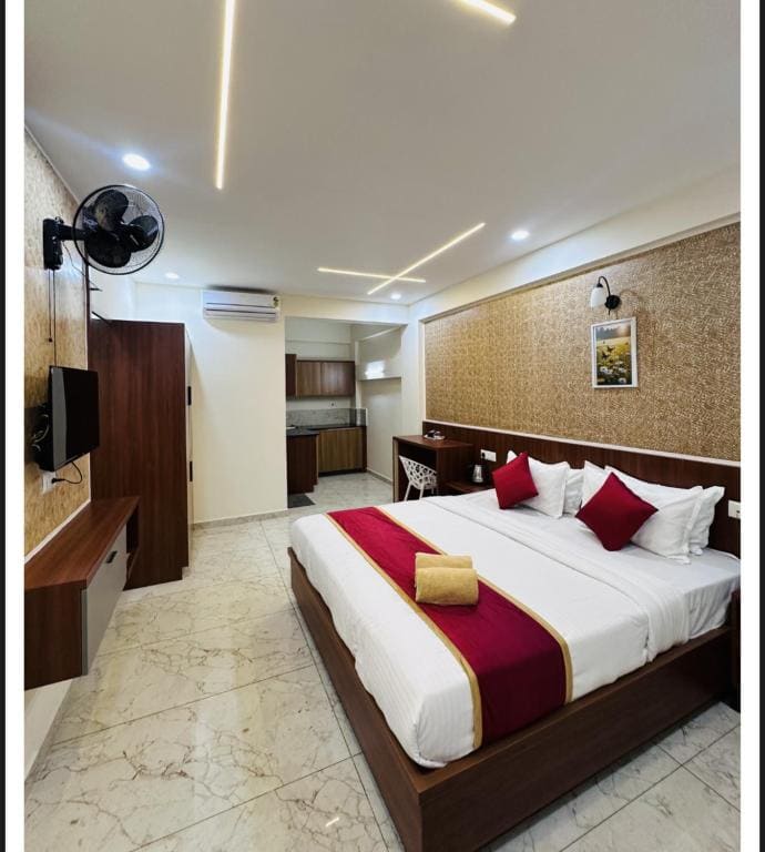 Deluxe Queen Room room - Image 1