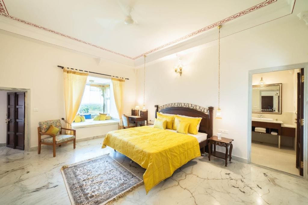 Deluxe Room room - Image 3