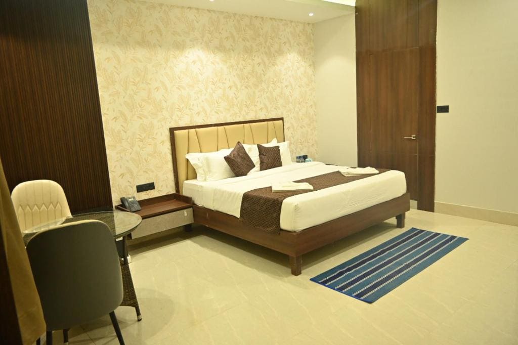 Standard King Room room - Image 2