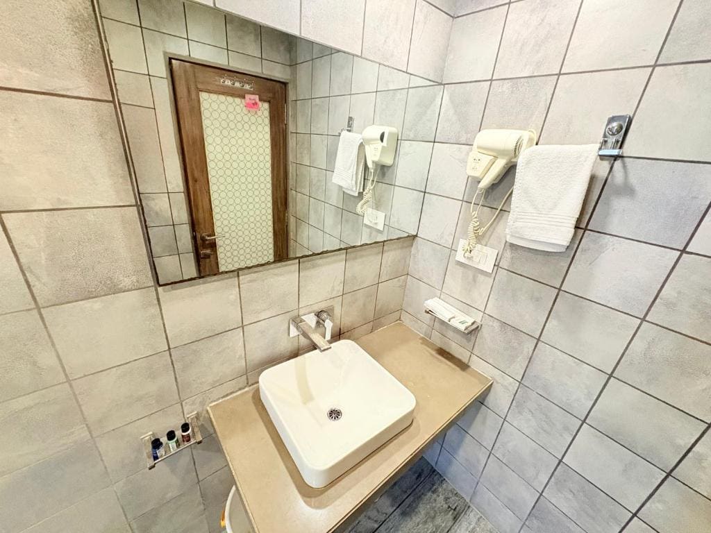 Superior King Room room - Image 3