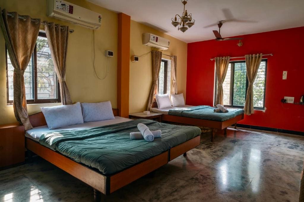 Three-Bedroom Apartment room - Image 1
