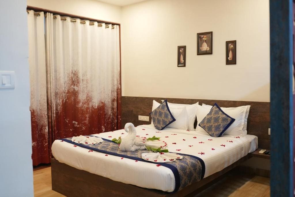 Deluxe Room room - Image 2