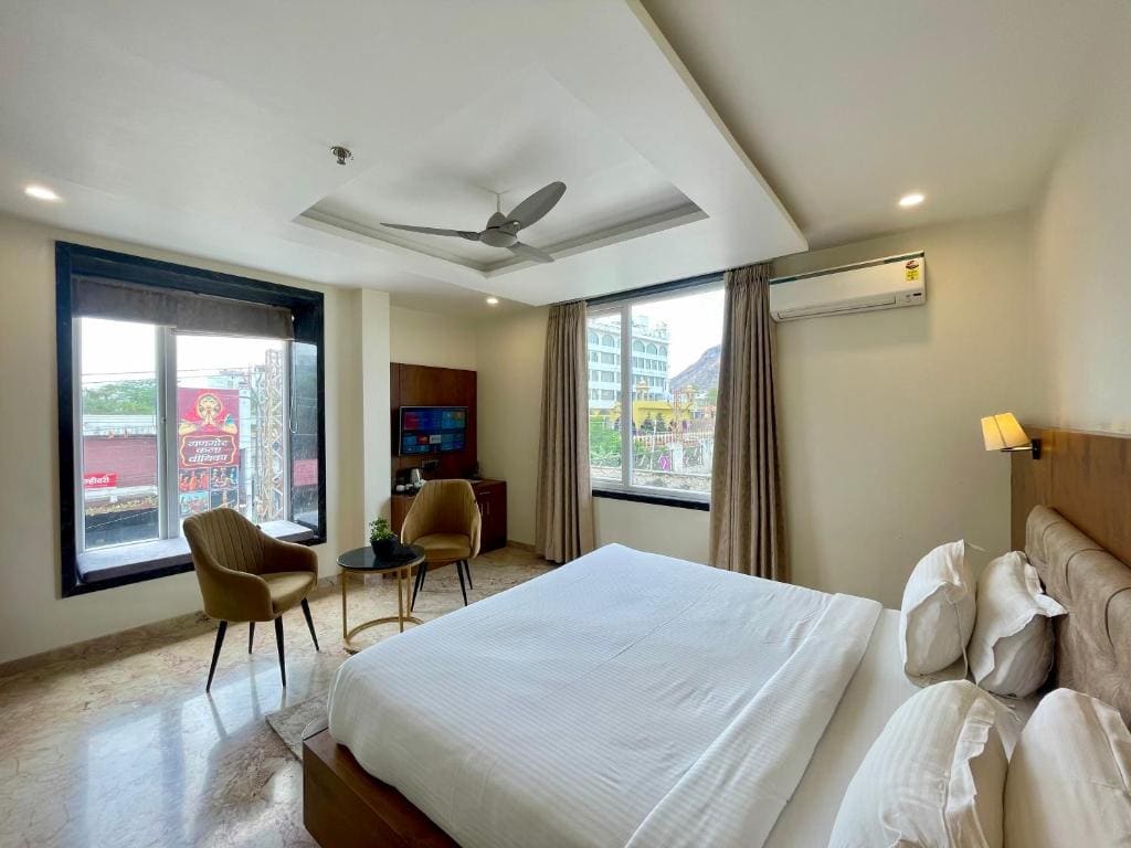 Double Room with Mountain View room - Image 2