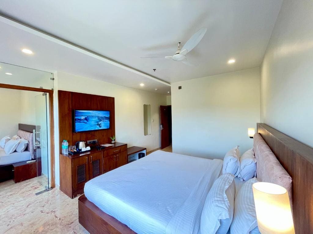 Family Room room - Image 1