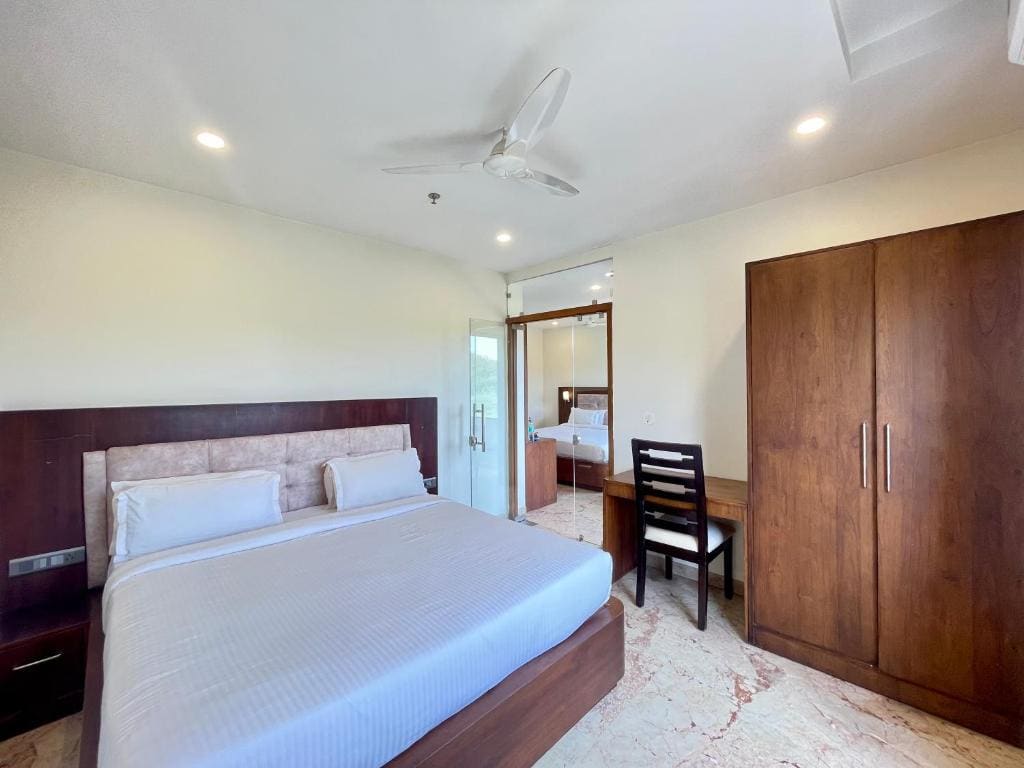 Family Room room - Image 2