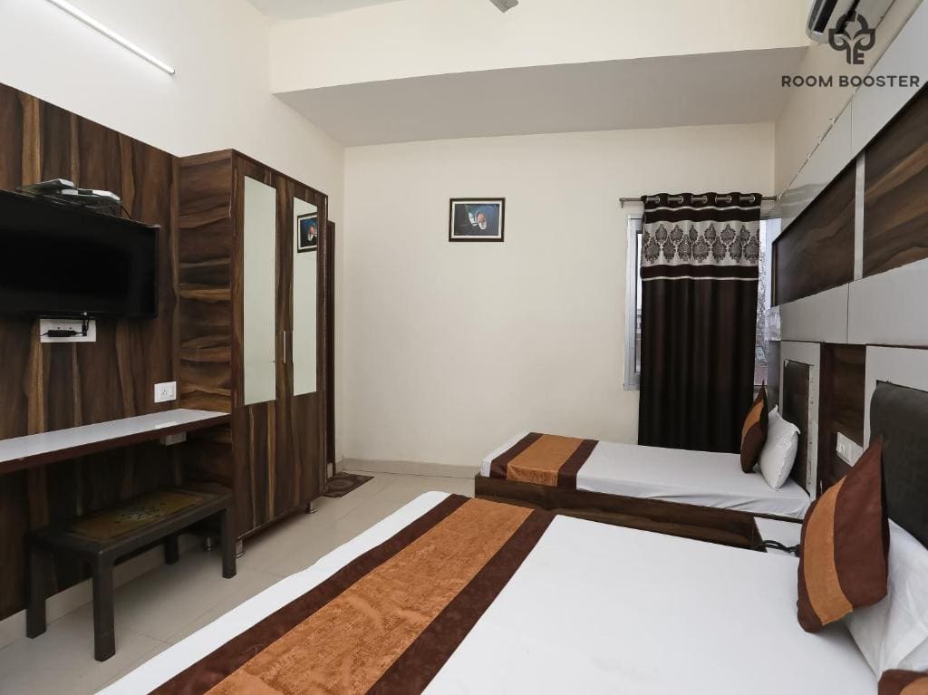 Deluxe Triple Room room - Image 3