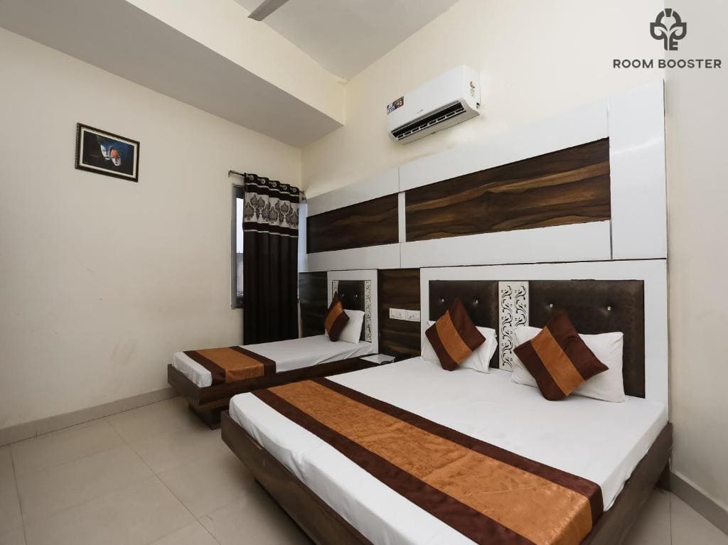 Deluxe Triple Room room - Image 2