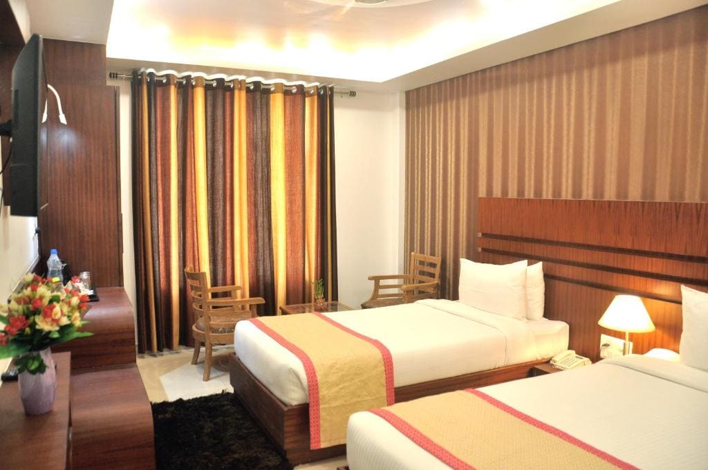 Superior Double or Twin Room room - Image 3