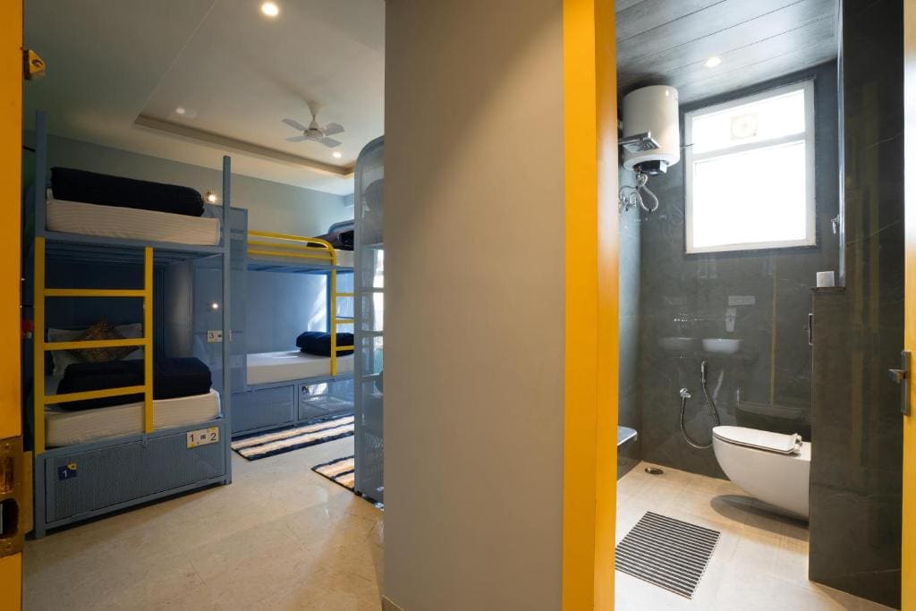 Bed in 6-Bed Mixed Dormitory Room room - Image 2