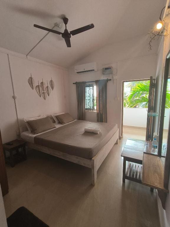 Deluxe Double Room with Balcony and Sea View room - Image 1