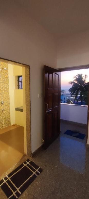 Deluxe Double Room with Side Sea View room - Image 3