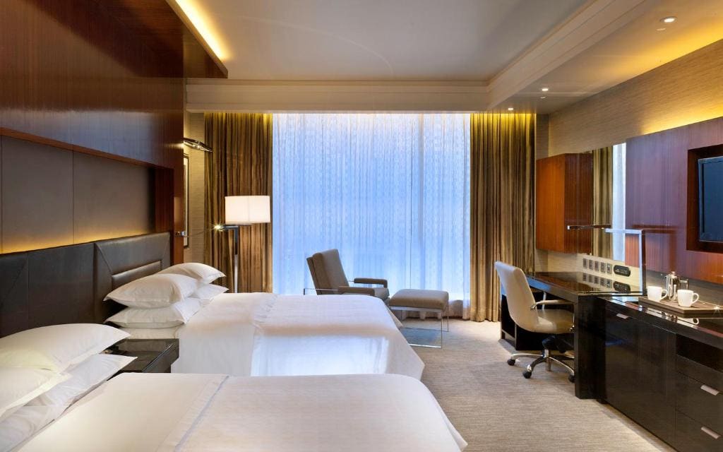 Sheraton Club, Club Level, Guest room, 2 Queen room - Image 2