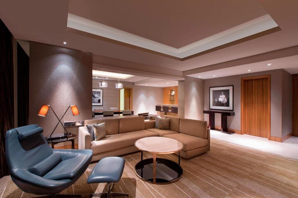 Premier Suite, Club lounge access, 1 Bedroom Suite, 1 King room - Image 2