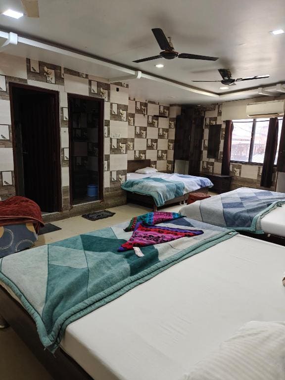 Family Room room - Image 2
