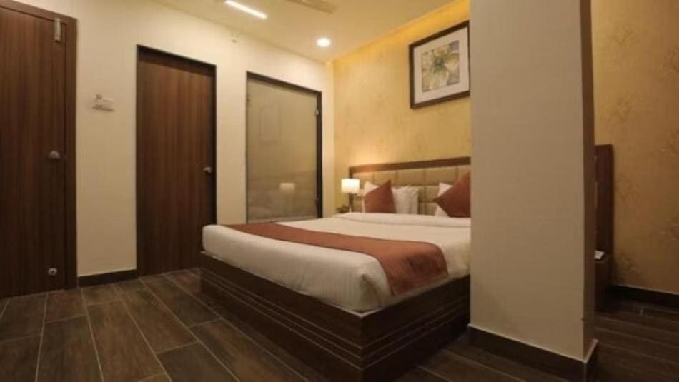 Deluxe Room room - Image 3