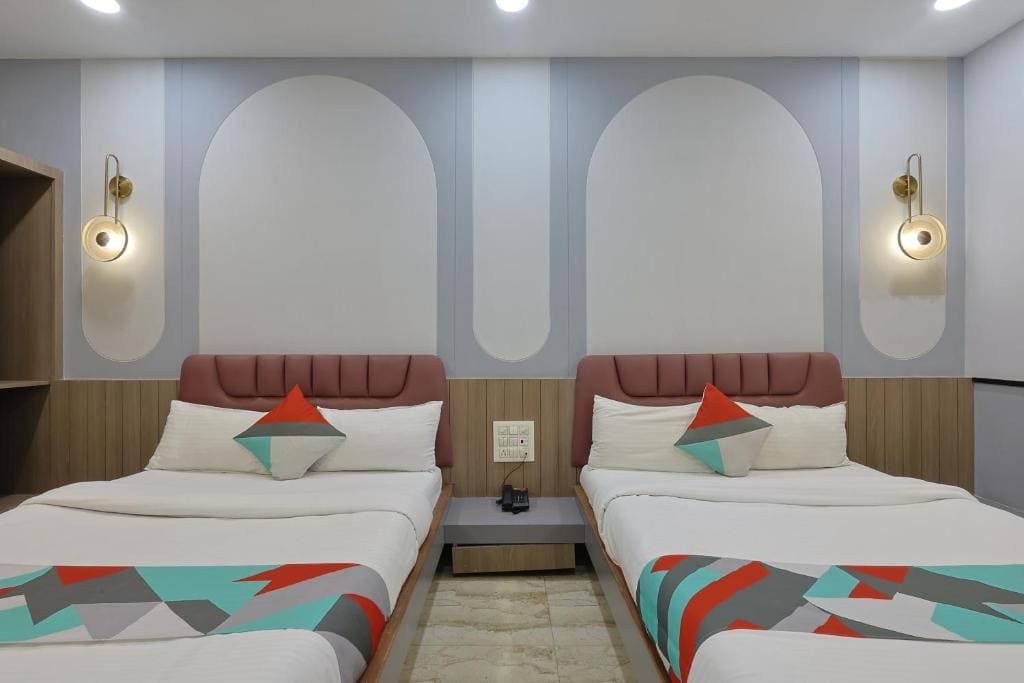 Deluxe Room room - Image 3