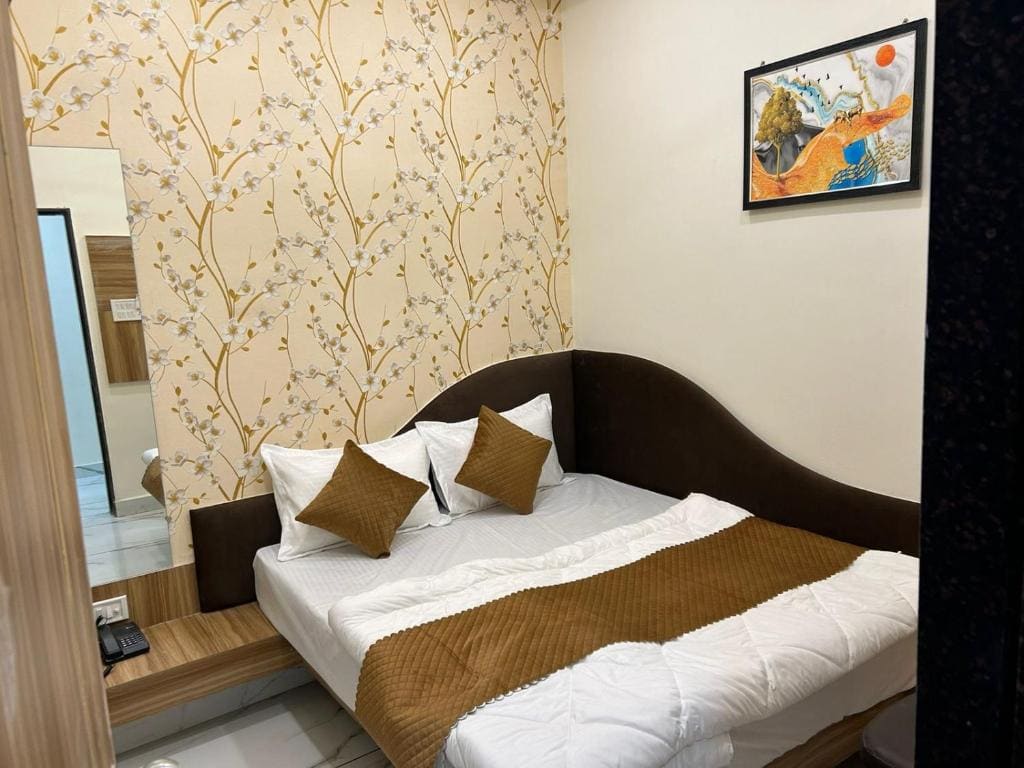 Deluxe Double Room room - Image 2