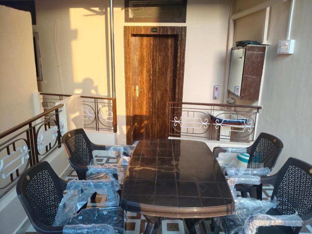 Triple Room with Balcony room - Image 1
