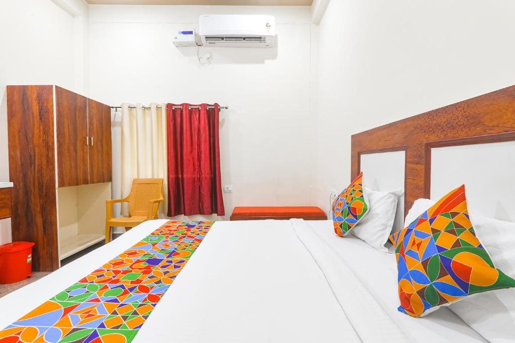 Deluxe Room room - Image 2