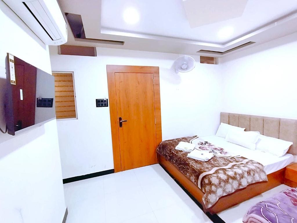 Quadruple Room with Bathroom room - Image 3