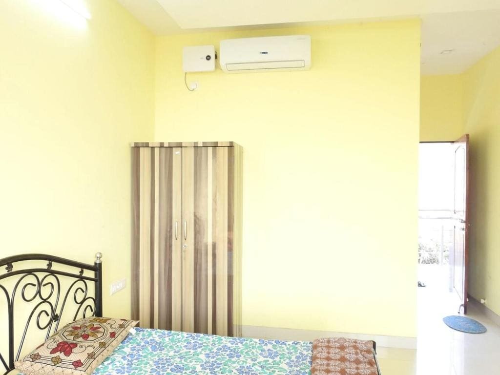 AC Deluxe Room room - Image 3