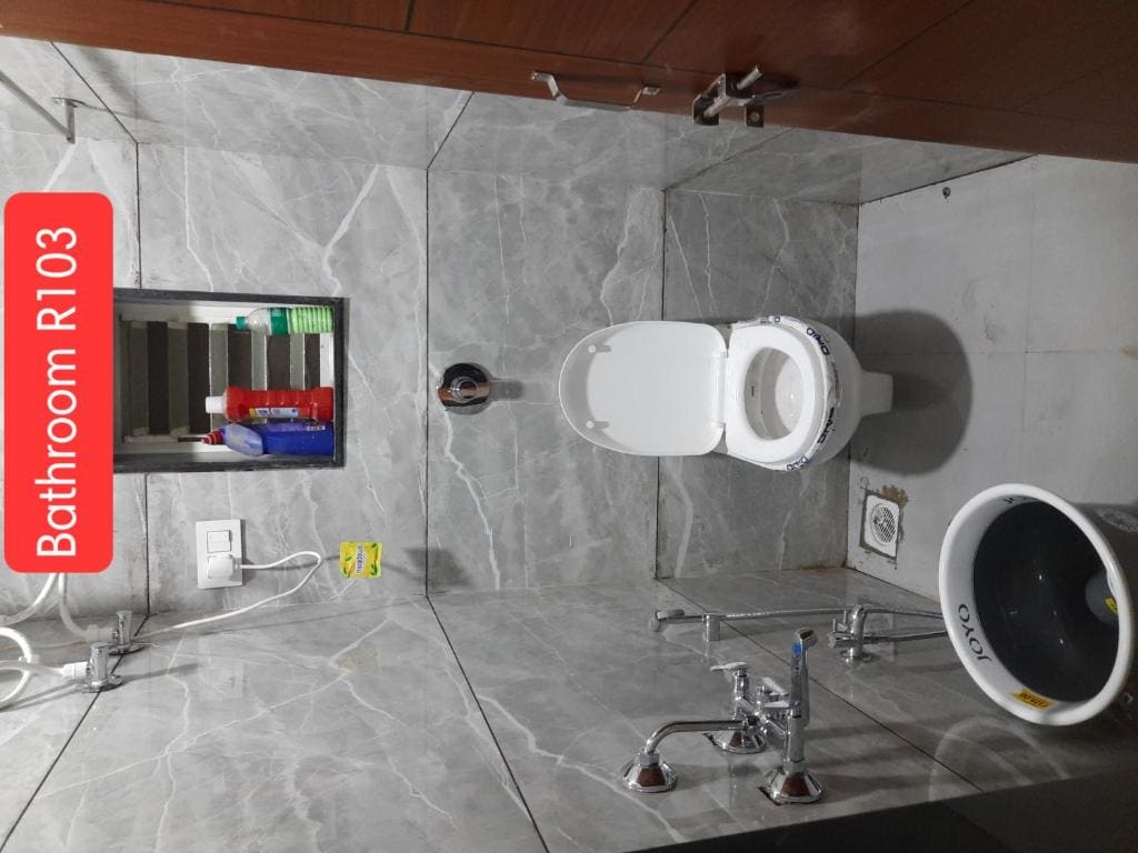 Deluxe Family Room room - Image 1