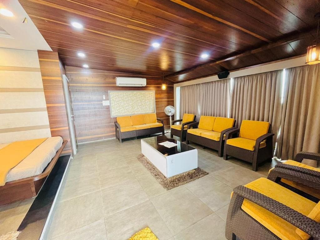 Suite with Lake View room - Image 3