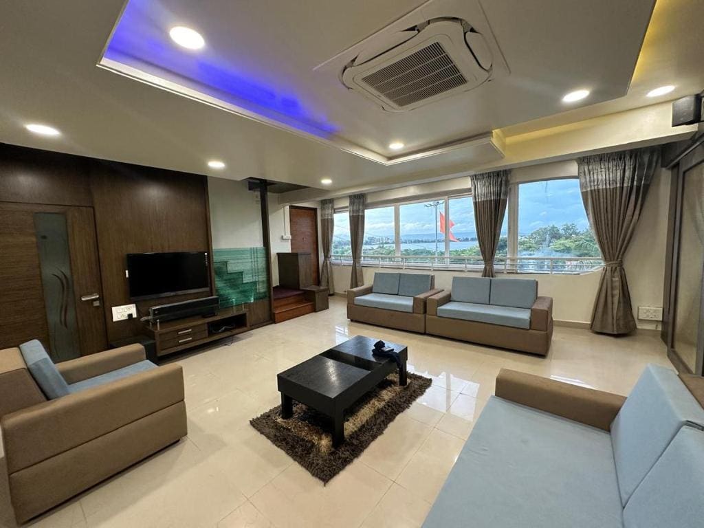 Suite with Lake View room - Image 1