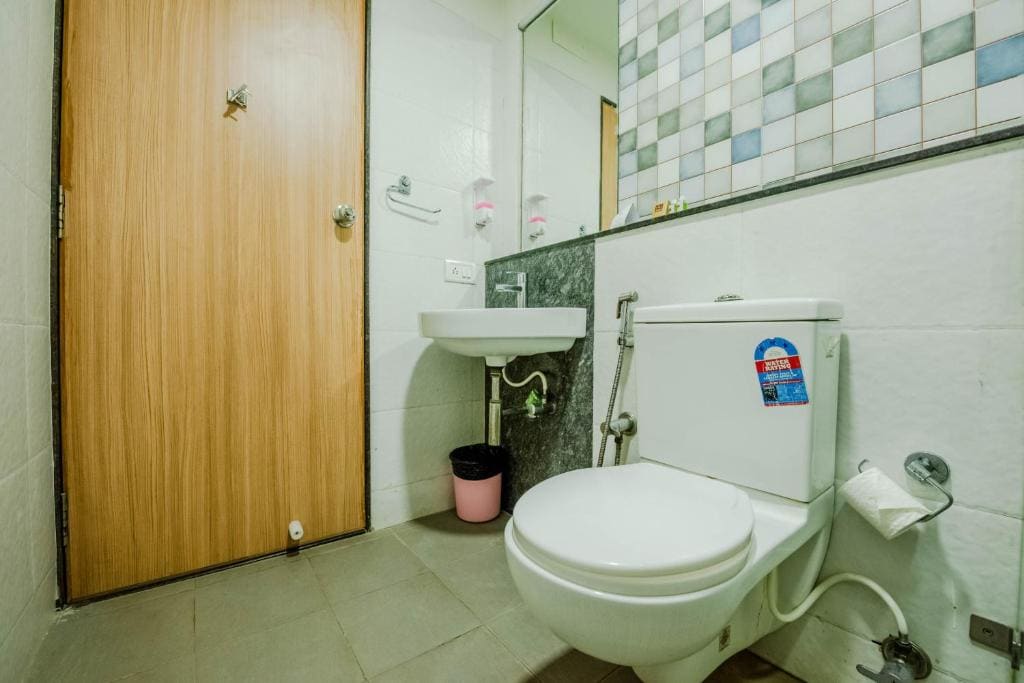 Deluxe Queen Room room - Image 1