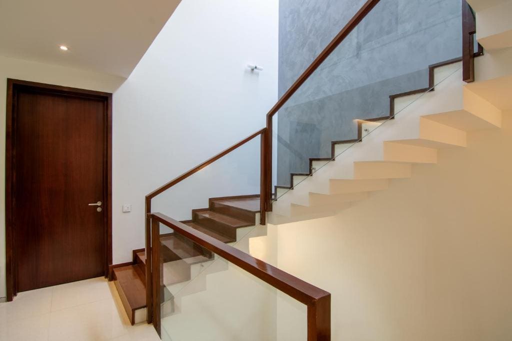 Signature Room with 10% off on F&B, 2+1 on IMFL happy hours room - Image 2