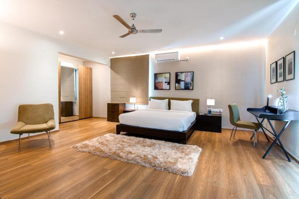 Signature Villa (3BHK) with 1 Way Airport Transfer,Happy Hours(2+1 on IMFL) and Complimentary Fruit Basket and 10% off on F&B room - Image 3
