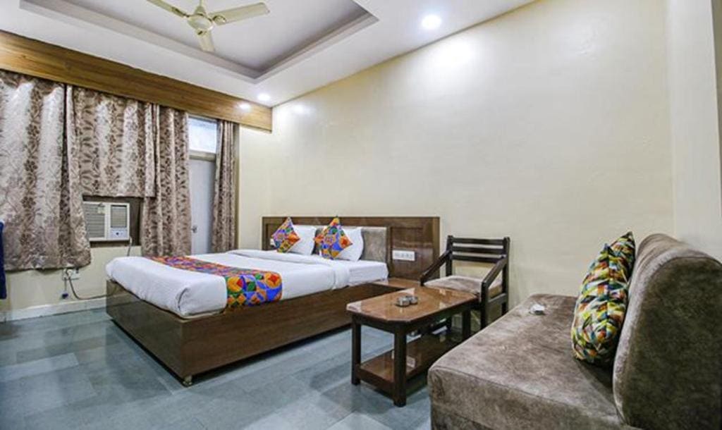 Deluxe Room room - Image 3