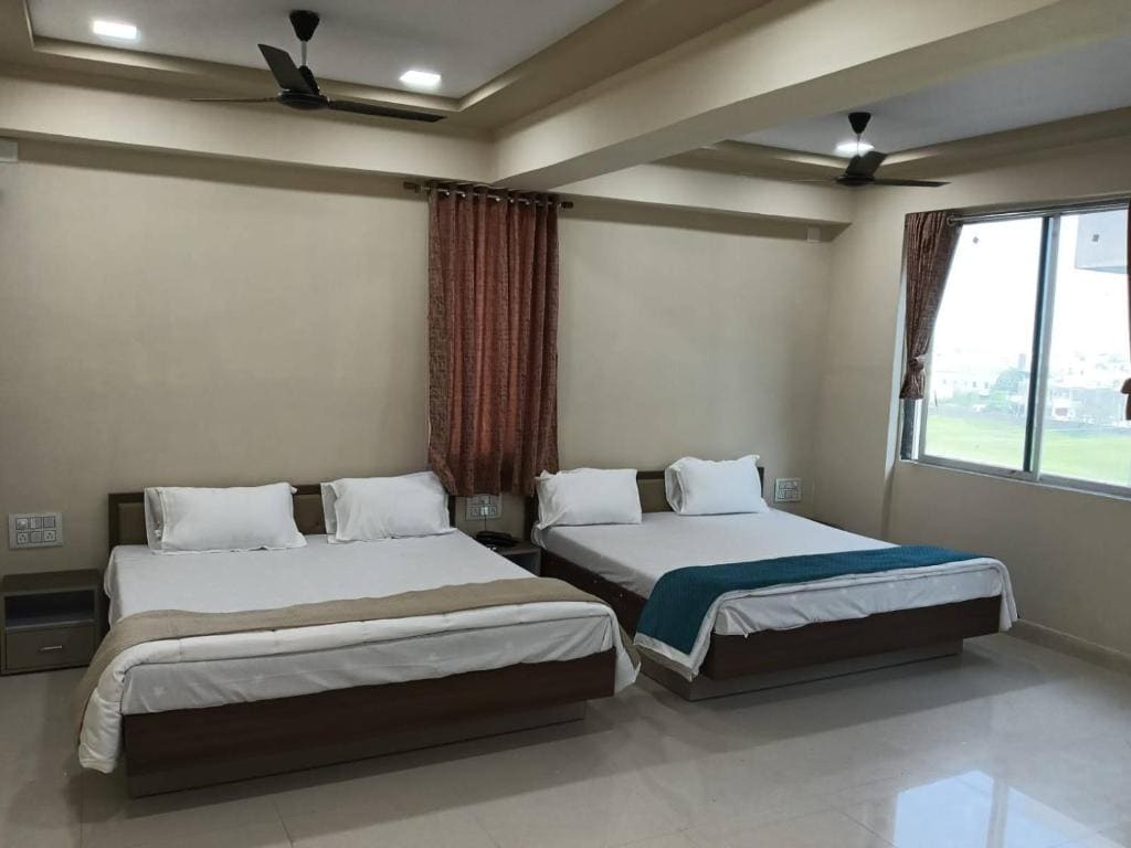 Double Room with Private Bathroom room - Image 2