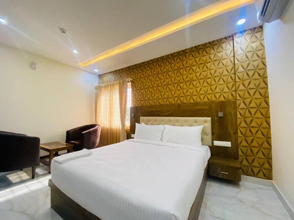 Deluxe Room room - Image 3