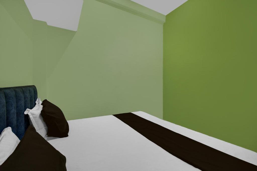 Classic Triple Room room - Image 2