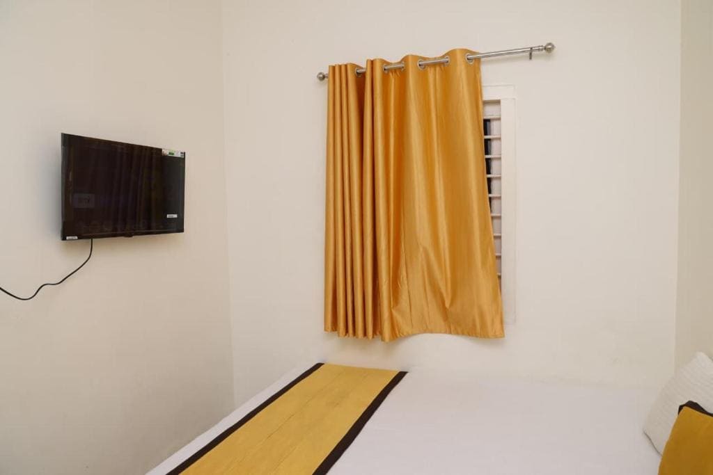 Standard Double Room with Fan room - Image 3
